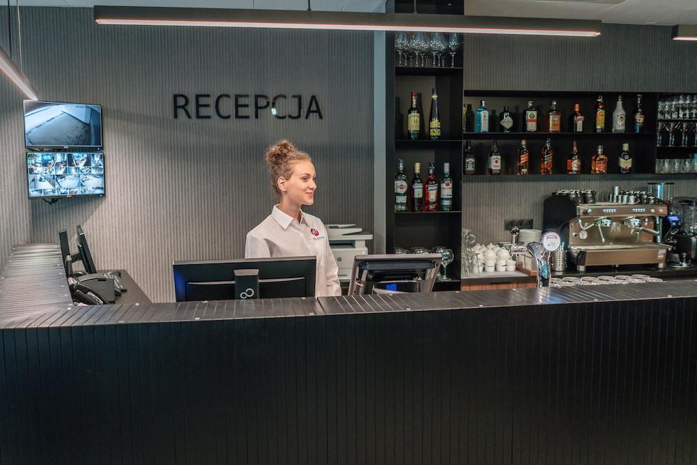 Focus Hotel Poznan Ngoại thất bức ảnh