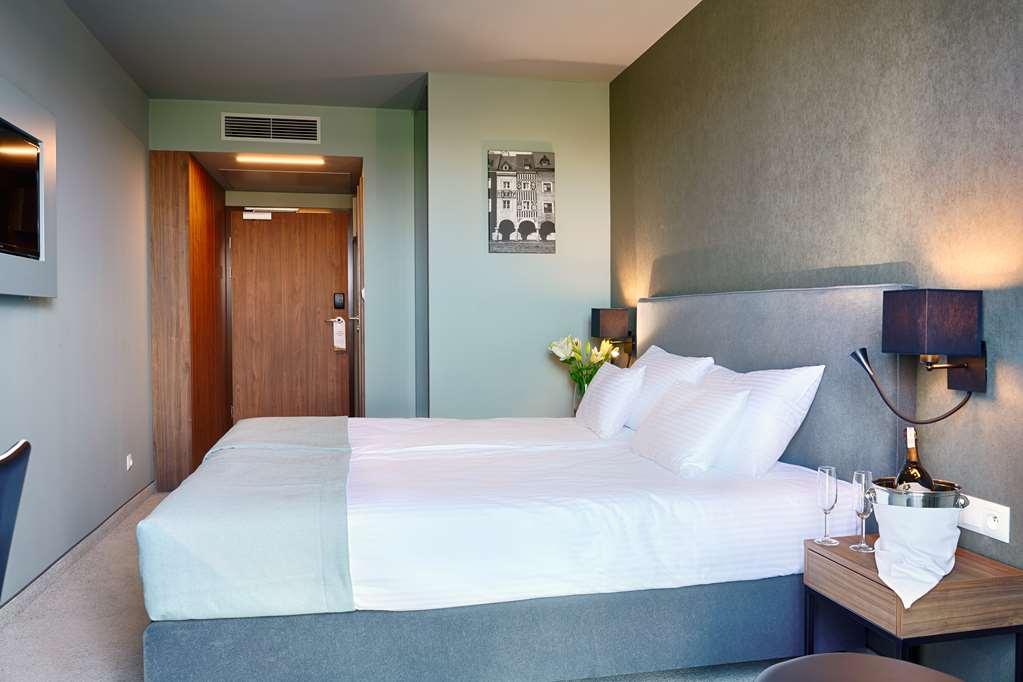 Focus Hotel Poznan Phòng bức ảnh